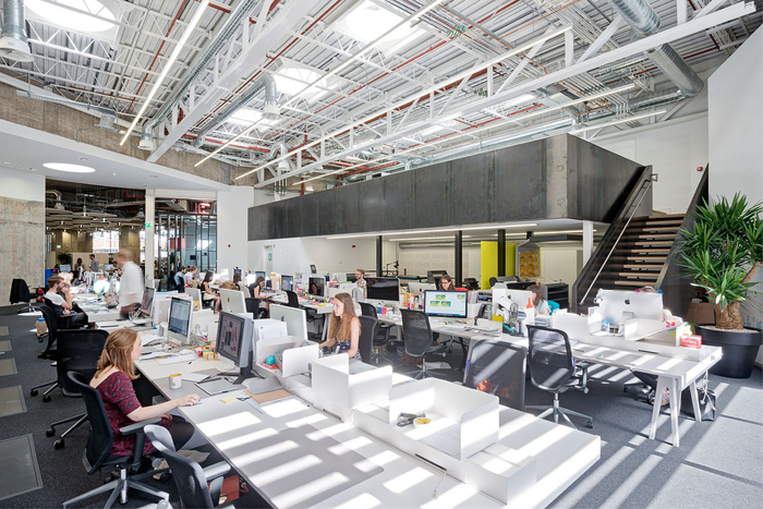 工業(yè)風(fēng)辦公室裝修設(shè)計(jì),開放式辦公室設(shè)計(jì),廣州裝飾公司,海博裝飾.jpg 工業(yè)風(fēng)辦公室裝修設(shè)計(jì),開放式辦公室設(shè)計(jì),廣州裝飾公司,海博裝飾.jpg