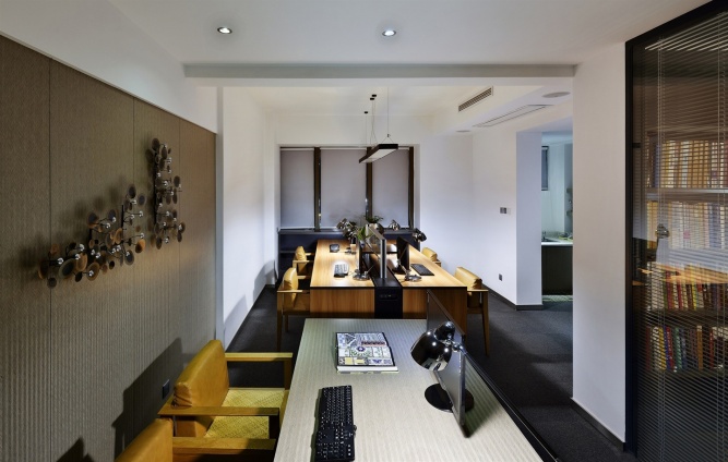 具有設計感的辦公室裝修.jpg 具有設計感的辦公室裝修.jpg