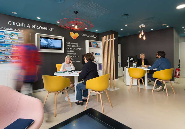 青春時尚辦公室裝修設(shè)計.jpg 青春時尚辦公室裝修設(shè)計.jpg