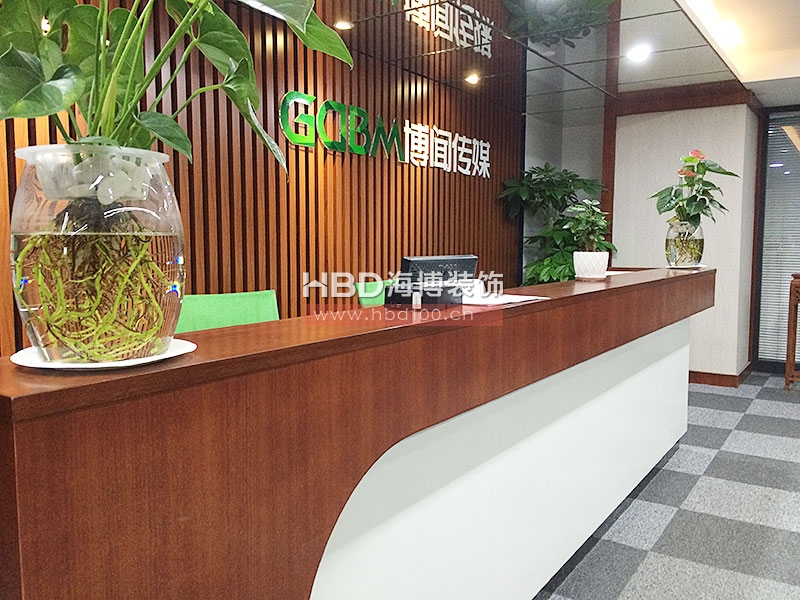 現(xiàn)代簡約風格辦公室裝修設計.jpg 現(xiàn)代簡約風格辦公室裝修設計.jpg